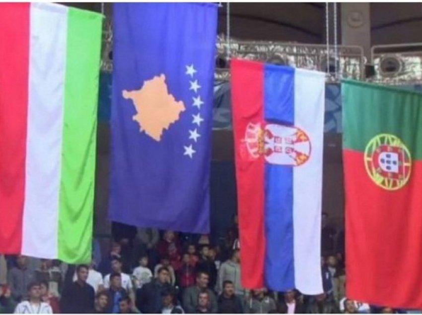 Me himn e Flamur të Kosovës në Beograd!