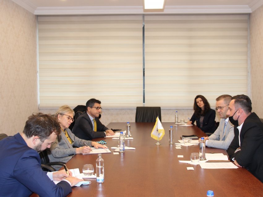 Guvernatori Mehmeti takoi zyrtarët e lartë të BERZH-it
