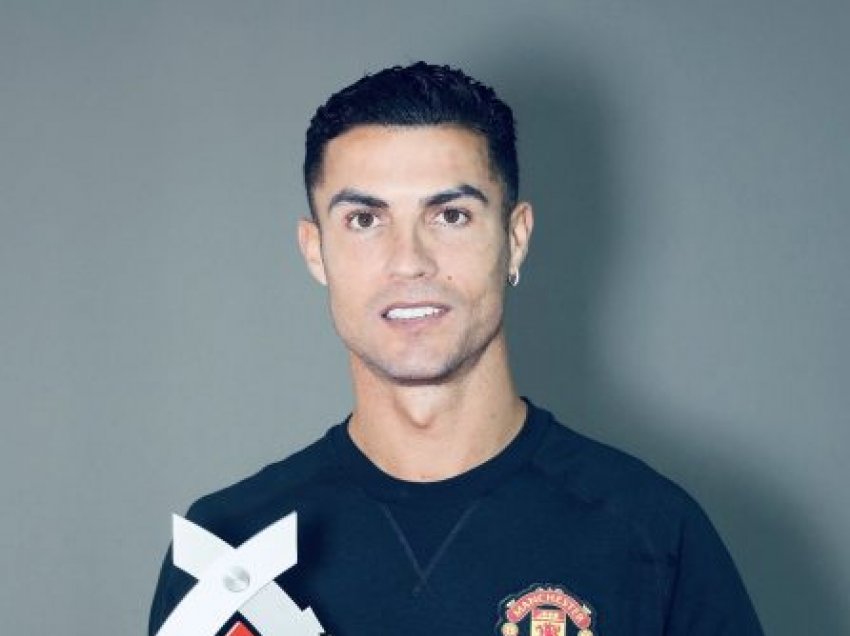 Ronaldo e pranon çmimin