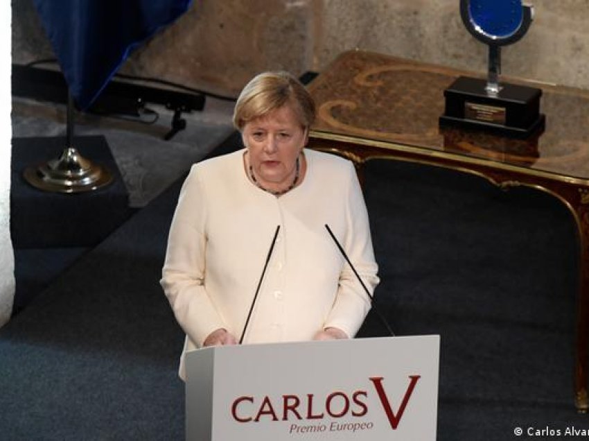 Merkel paralajmëron ndaj “forcave centrifugale” në BE