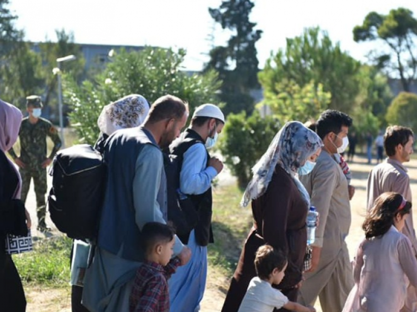 175 afganë zhvendosen në Shëngjin