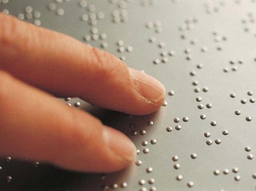 Kësaj radhe votojnë të verbërit, me ndihmën e alfabetit Brail