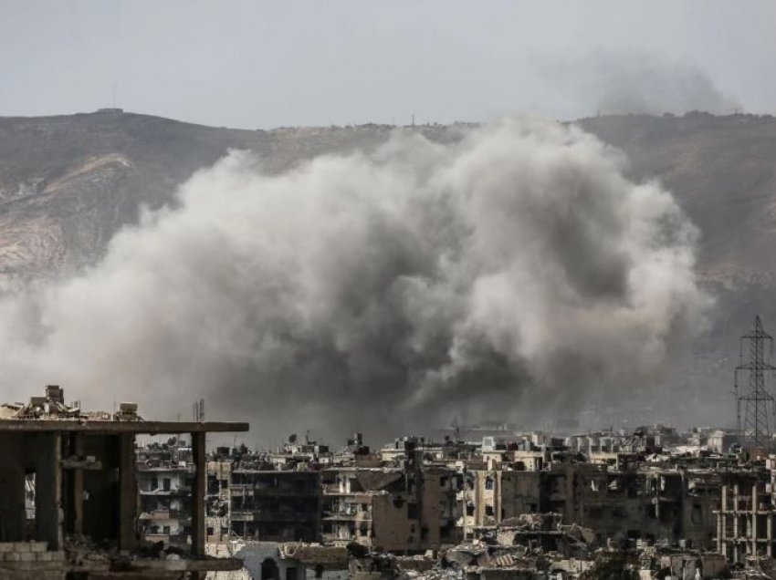 Dhjetëra njerëz të vrarë nga sulmet në Damask