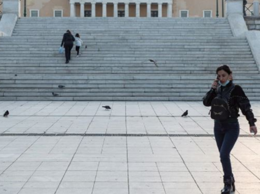 Mbi mijë raste të reja me Covid në Greqi në 24 orët e fundit