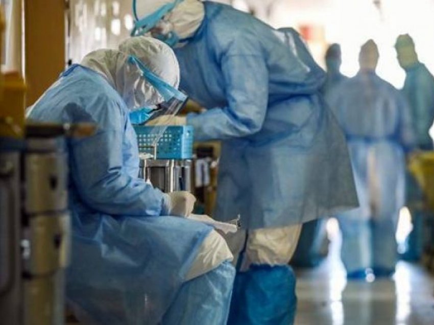 Sipas OBSH, Coronavirusi mund të ketë vrarë 80-180 mijë punonjës shëndetësorë