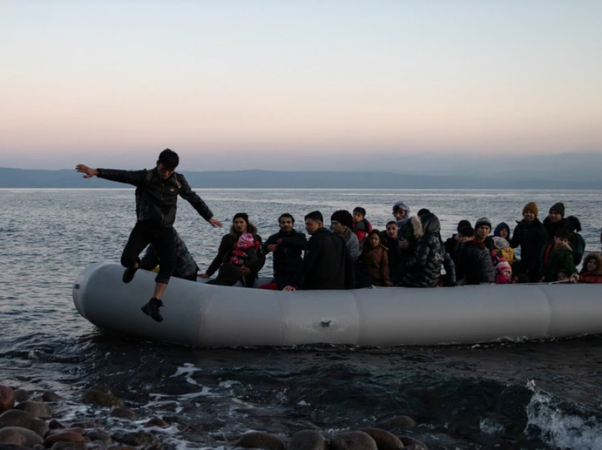Katër fëmijë migrantë mbyten në brigjet e Greqisë