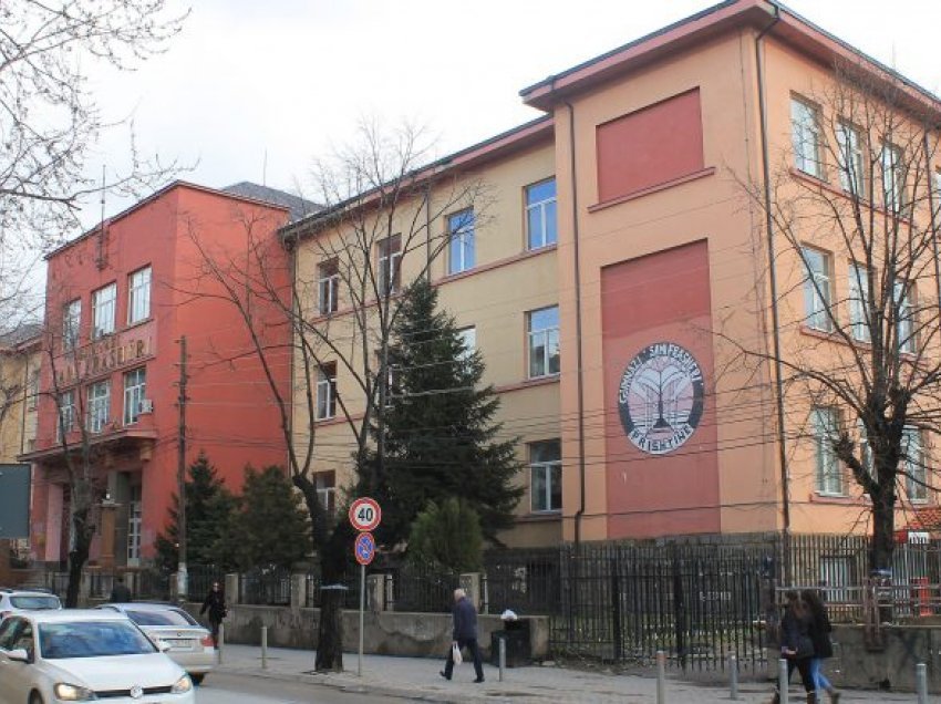 Mësimdhënësit e Gjimnazit “Sami Frashëri” bojkotojnë mësimin