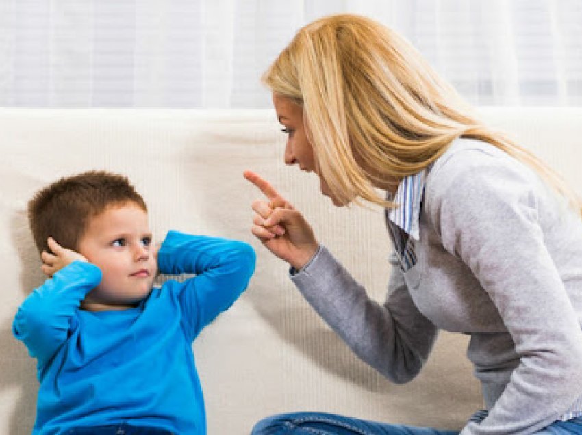 Një fëmijë që tregon mungesë respekti ndaj prindërve të tij nuk do të respektojë askënd