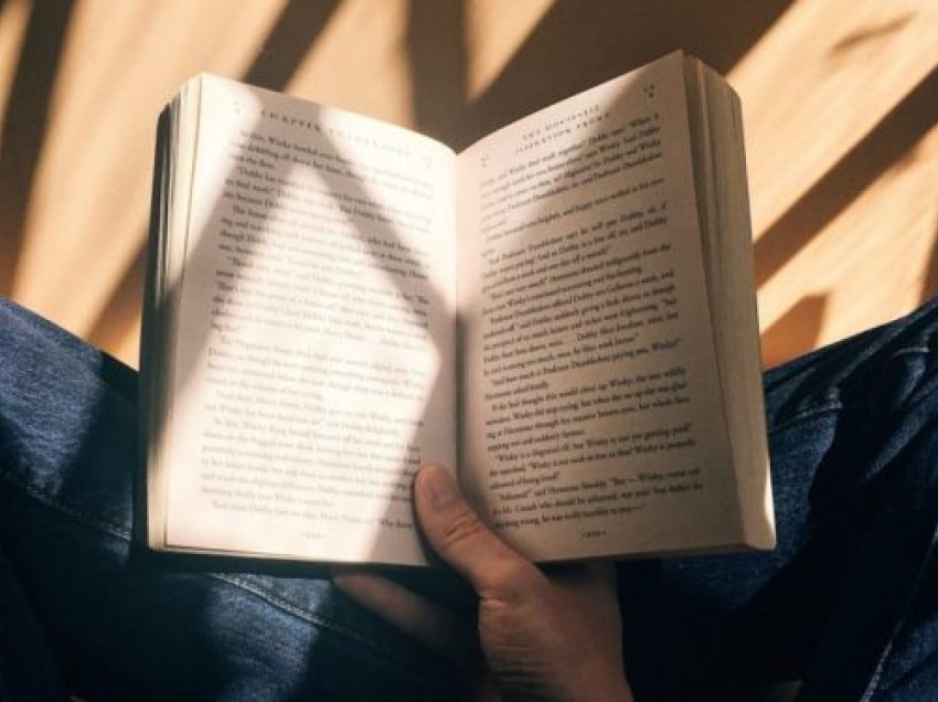 Ja si ndikojnë 6 minuta lexim në trurin tonë