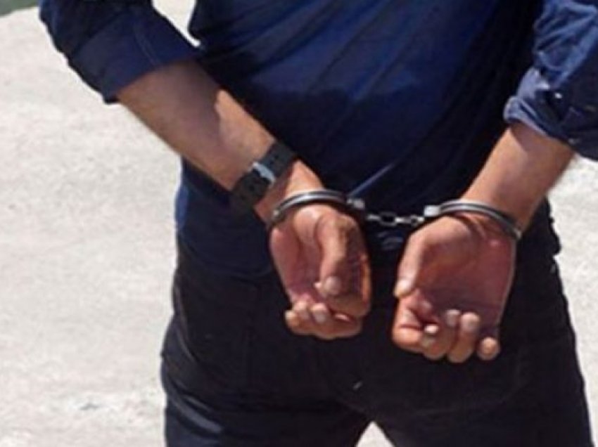 Bashkëjetesë jashtëmartesore me vajzë të mitur, arrestohet një person