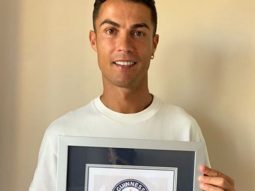 Ronaldo pranon çmimin e Guinness, pas rekordit