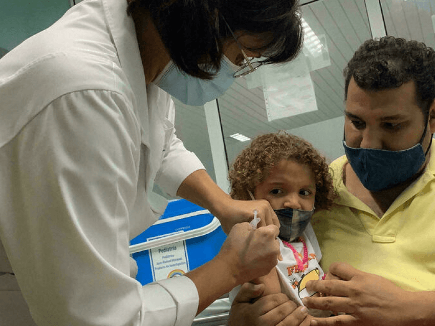 Kuba, vendi i parë në botë që vaksinoi fëmijët nga mosha dy vjeç