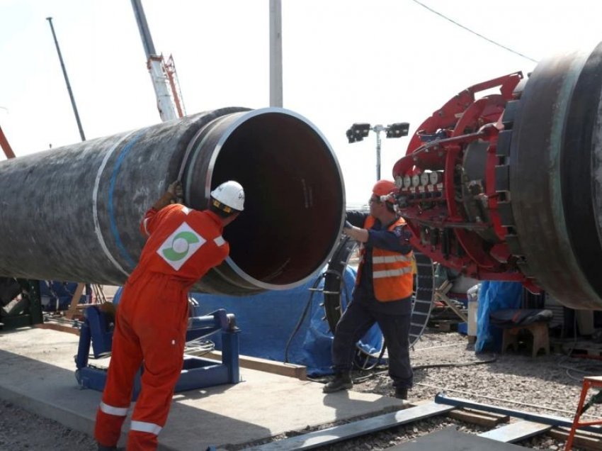 Rusia thotë se përfundoi ndërtimin e gazsjellësit Nord Stream 2