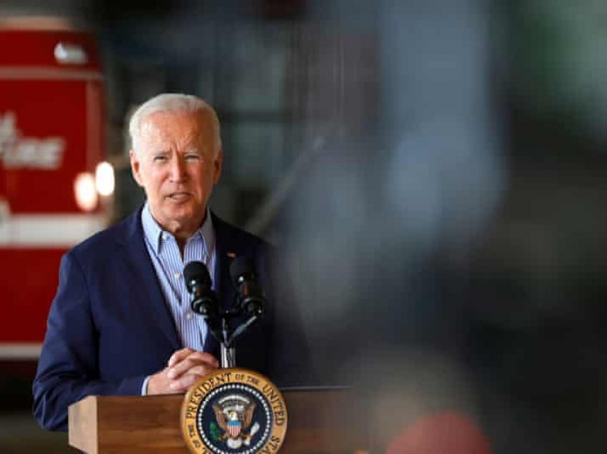 Biden shtyn përpjekjet për investime për të luftuar ndryshimet e klimës