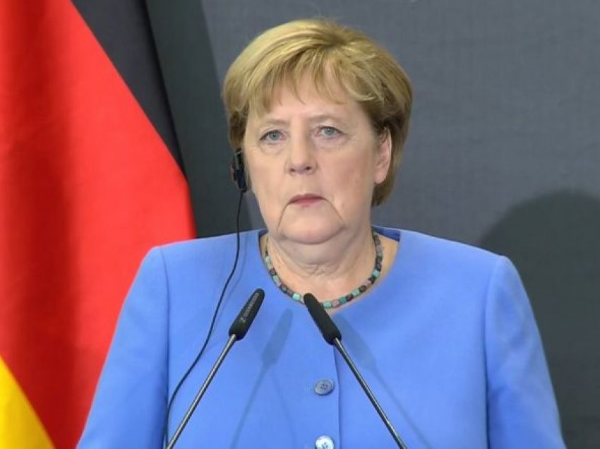 Merkel dënon vrasjen “e tmerrshme” të arkëtarit pas grindjeve për maskë