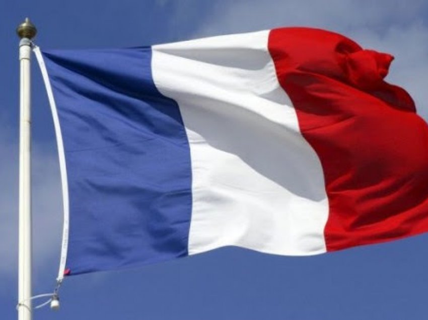 Franca tërheq për konsultime ambasadorët e saj në SHBA dhe Australi