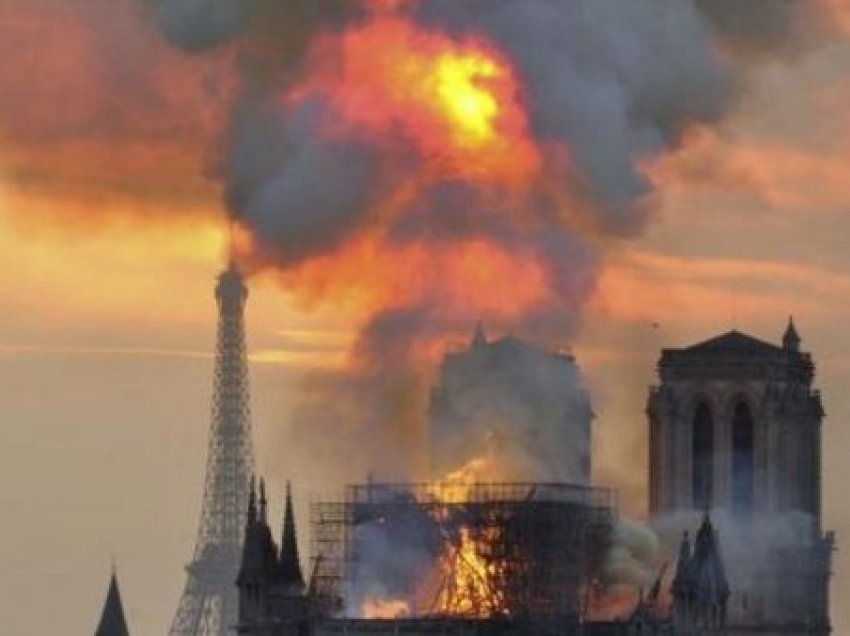 Ja se si duket sot katedralja ‘Notre Dame’ në Paris, e cila u dogj para dy vitesh