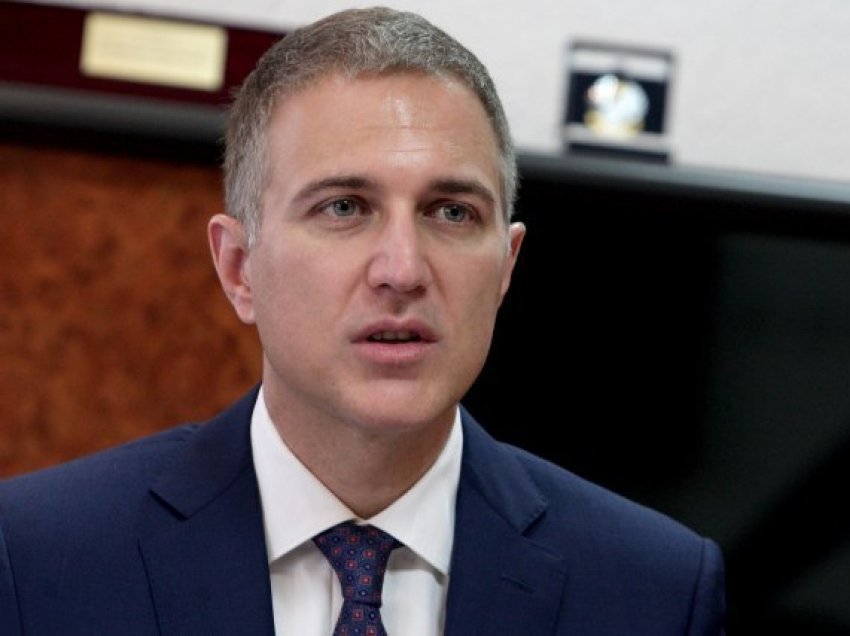 Stefanoviç e Mojsiloviç në përcjellje të ambasadorit rus dhe të dërguarit inspektuan forcat ushtarake në Rashkë