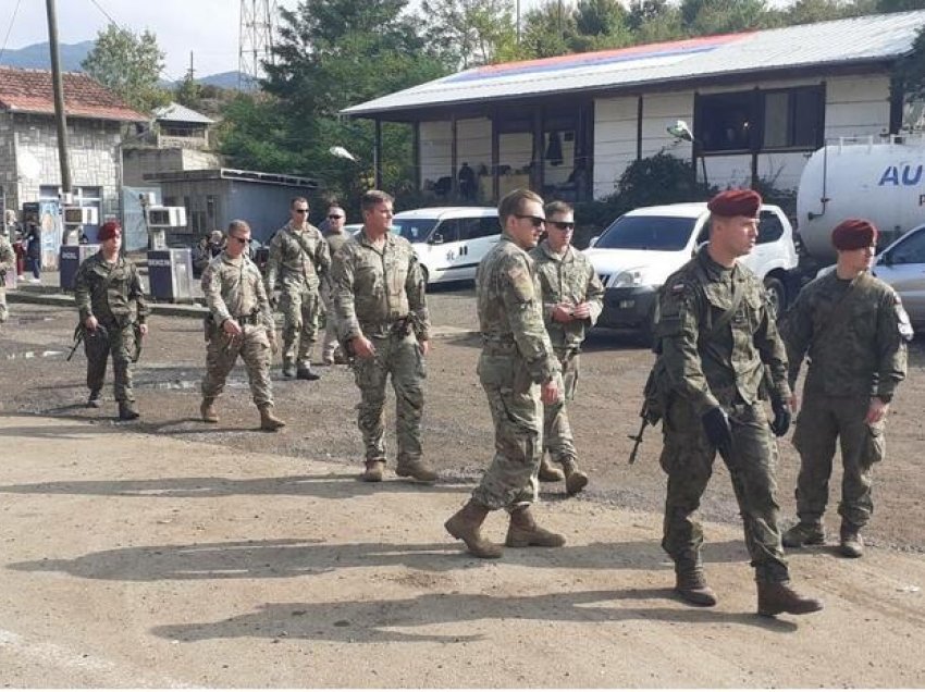 Amerikanët po patrullojnë afër kalimit kufitar në Jarinje