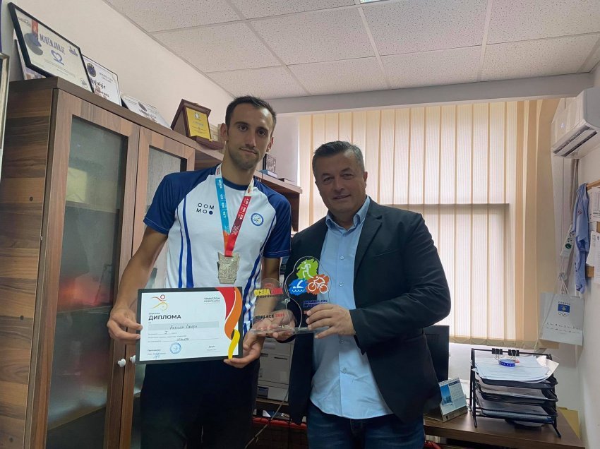 Albion Ymeri merr mbështetje nga Drejtoria e Sportit të Prishtinës