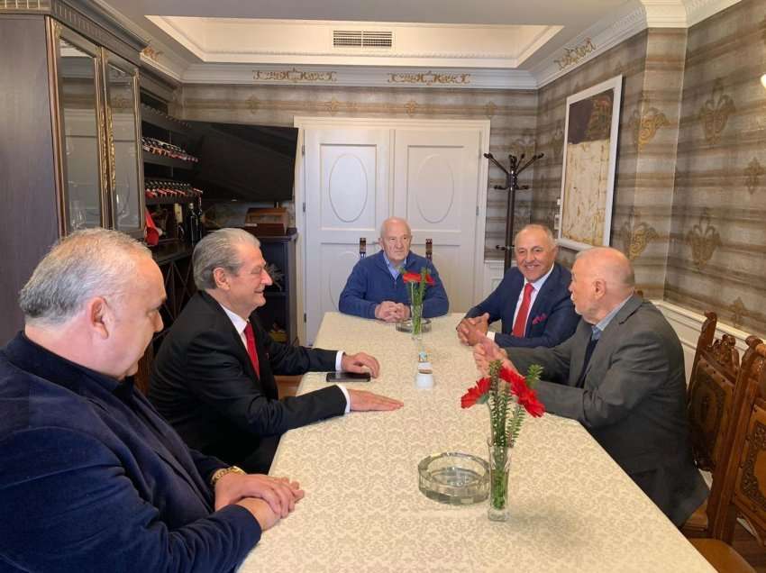 Takohen ish-presidenti i Shqipërisë, Kosovës dhe Kroacisë