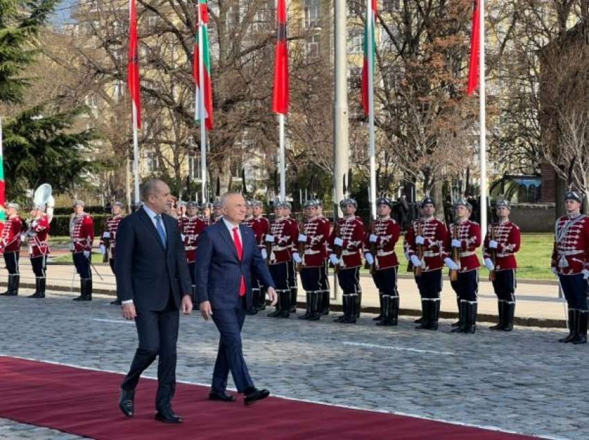 Presidenti Meta takohet me homologun bullgar në Sofje