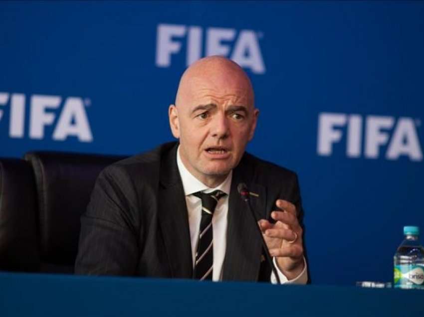 Rregulli i ‘çmendur’ që synon ta inkuadrojë FIFA në “Katar 2022” pritet t’i acarojë lojtarët