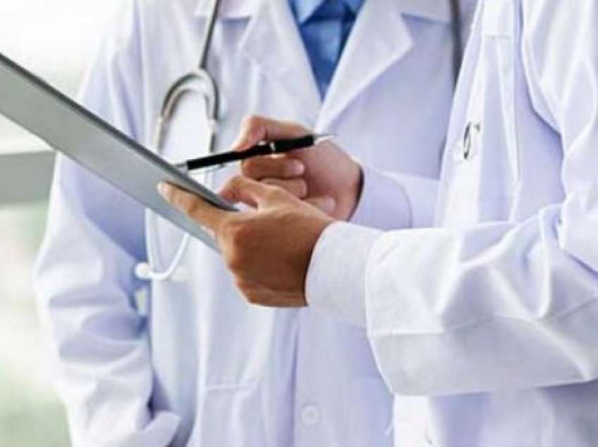 Mjekët kërkojnë nga Kurti të reflektojë përballë kërkesës për rritje të pagave