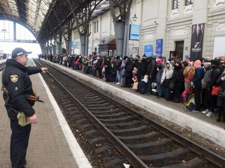 Rusia mohon sulmin në stacionin hekurudhor