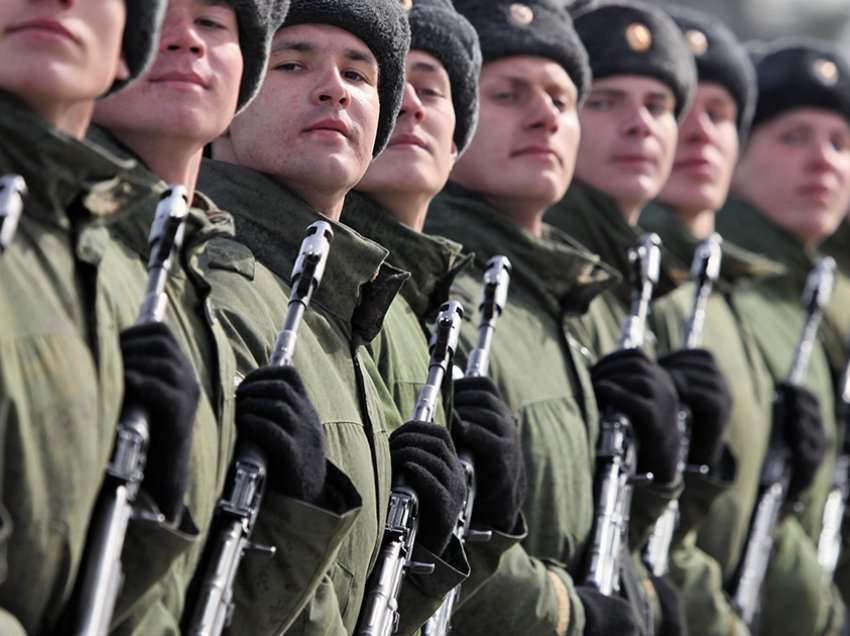 Rusia po kërkon të rekrutojë mbi 60 mijë trupa