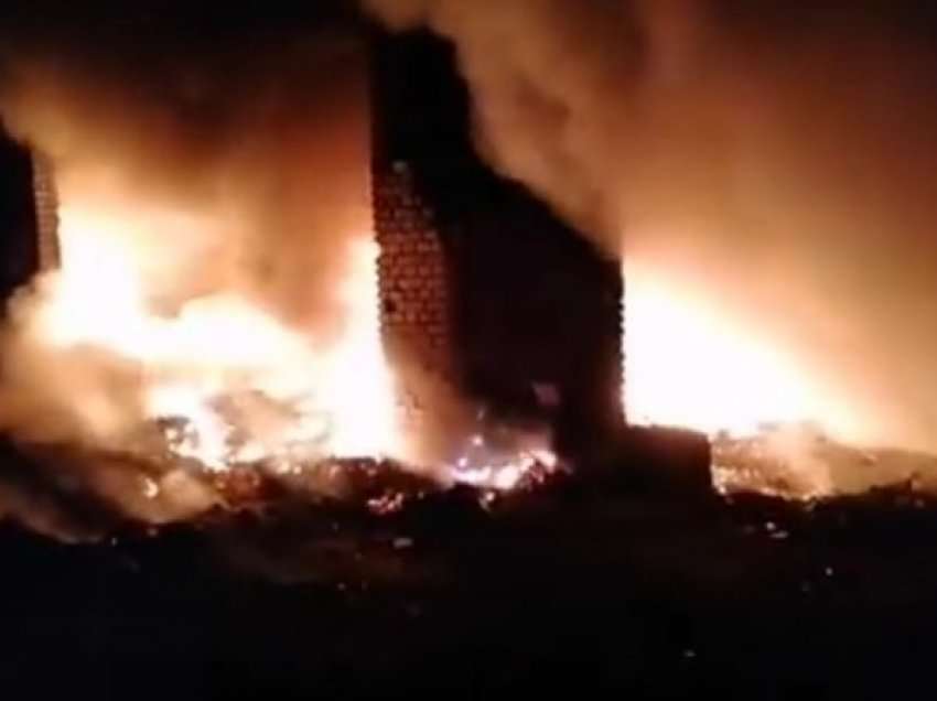 Zjarr i madh në stadiumin e Tetovës