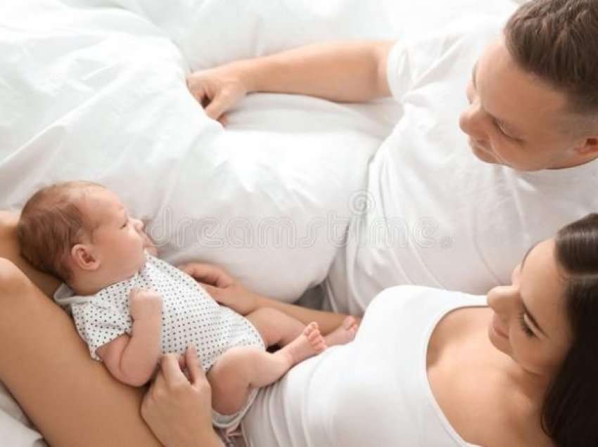 Respektoni këto pesë rregulla, që të keni lidhje të mirë pas lindjes së fëmijës