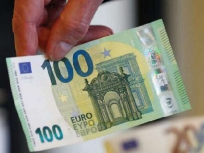 Mësimdhënësve në 6 Qendrat e Kompetencës u kanë dalë pagat me minus 100 euro