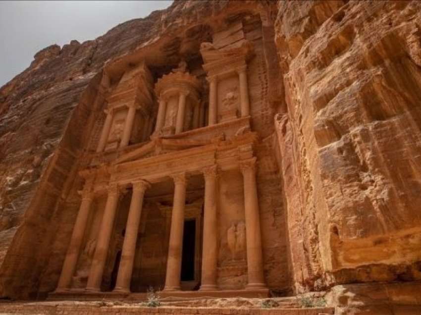 Petra, mrekullia “e kuqe” e botës