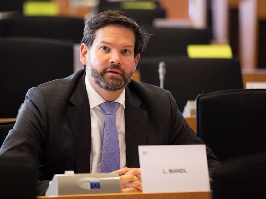 Anton Quni publikon fjalimin e eurodeputetit Lukas Mandl, ka disa fjalë për të