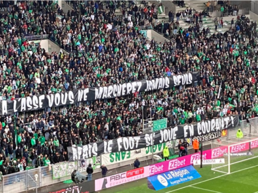 Tifozët në Ligue 1 ironizojnë skuadrën e tyre, modifikojnë shprehjen