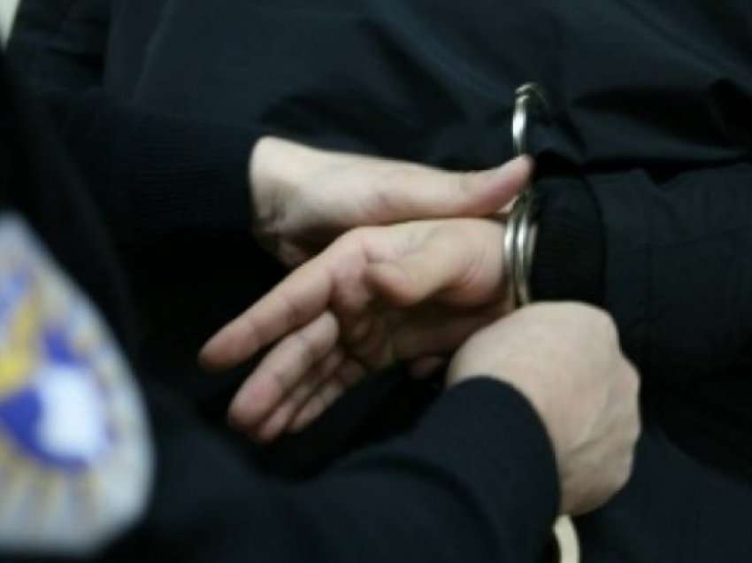 Pesë persona rrahin dy të tjerë në Istog, Policia arreston vetëm katër