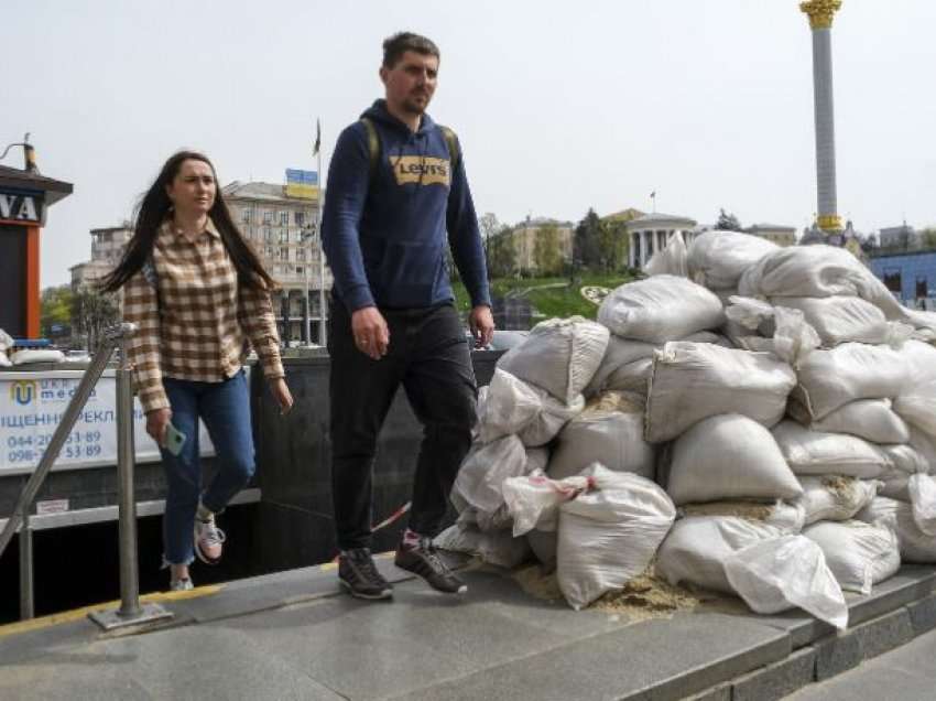 Në Kiev u shpall shtetrrethimi gjatë natës për të mbrojtur popullsinë nga Rusia 