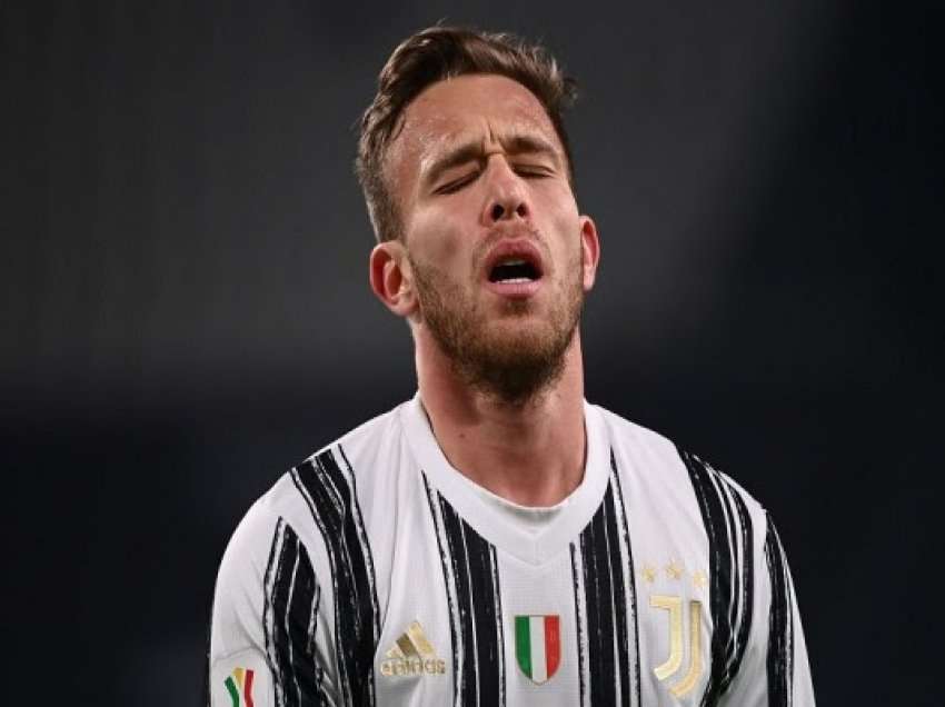 Juventusi gjen zëvendësimin e Arthur te Chelsea