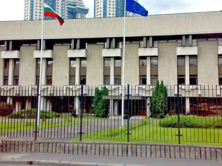 Rusia dëbon 14 diplomatë bullgarë në shenjë hakmarrjeje