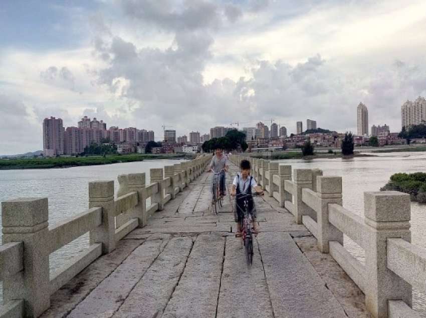 ​Digjet ura 900-vjeçare në Kinë