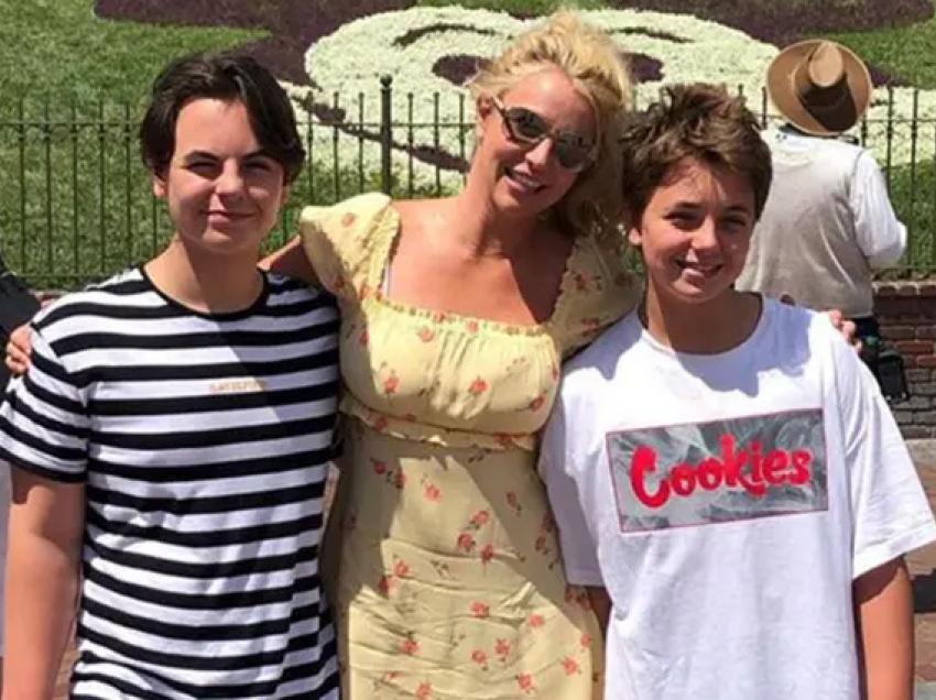 Britney u përgjigjet deklaratave të ish-bashkëshortit për marrëdhënien e saj me fëmijët