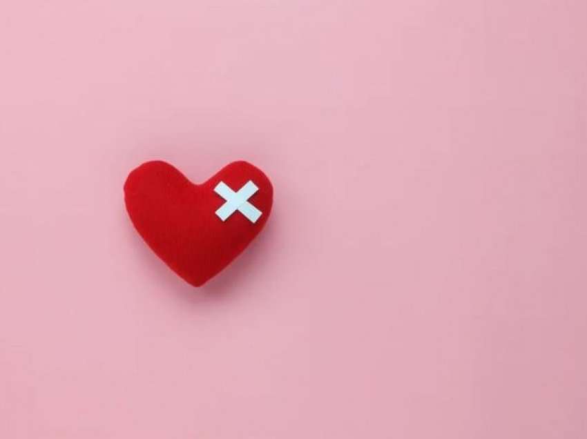 Pse ndarjet janë më të vështira sot se dikur? 9 mënyra për të shëruar zemrën e thyer