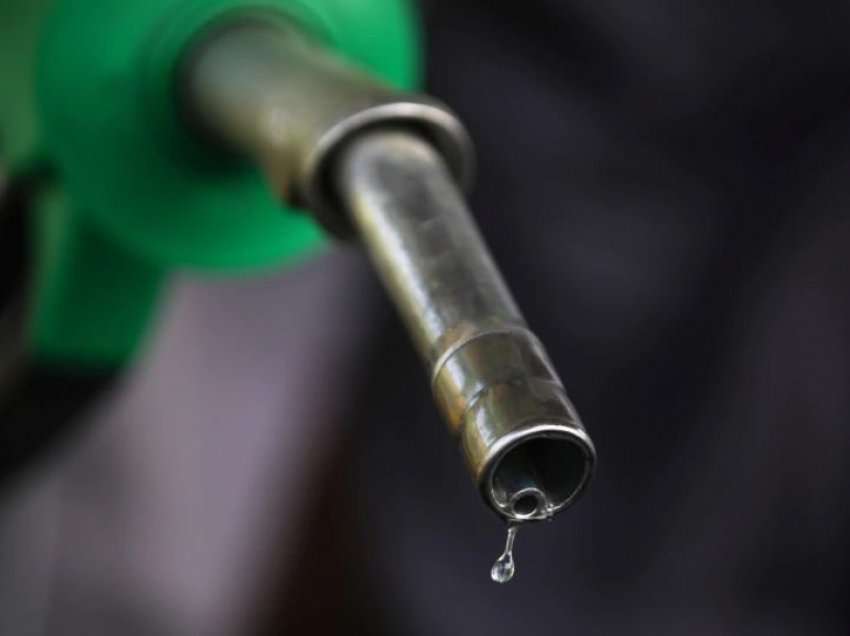Pse po bien çmimet e benzinës në SHBA?