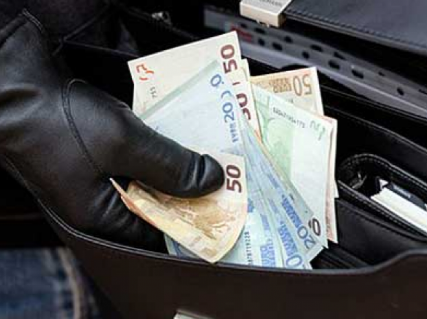 Mashtrohen dy të moshuara në Ohër, u merren nga 3.000 dhe 3.00 euro
