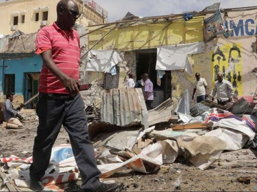 Shkon në 21 numri i të vdekurve në Somali, pas sulmit nga grupi terrorist al-Shabaab