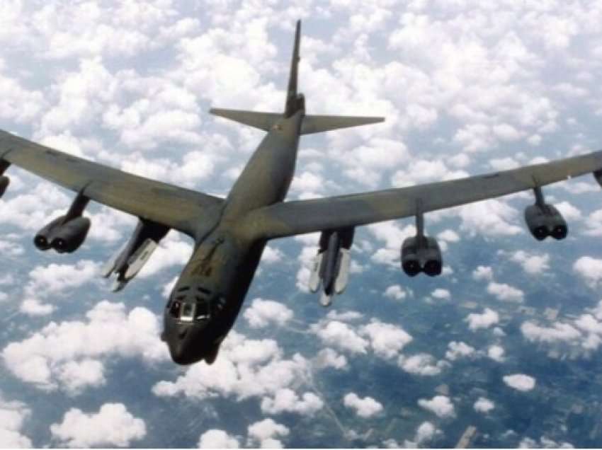 Aeroplanët bombardues amerikanë B 52 sot shfaqen mbi qiellin e Ballkanit