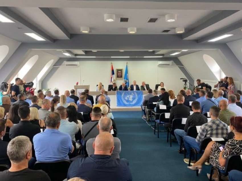 ​Zyrtarët e komunave me shumicë serbe diskutojnë për situatën e sigurisë