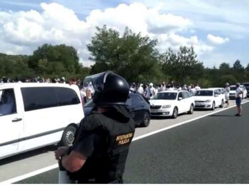Kaos në një autostradë në Kroaci – grupe tifozësh synonin konfrontim fiizk