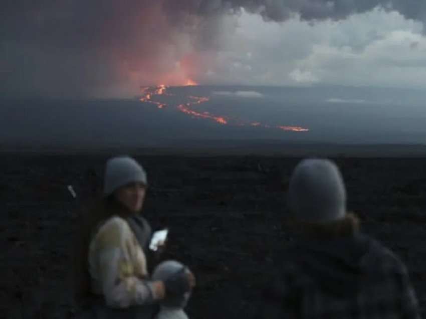 Vullkani më i madh aktiv në botë tërhoqi mijëra spektatorë